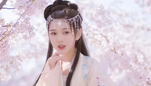 老人为相亲减龄